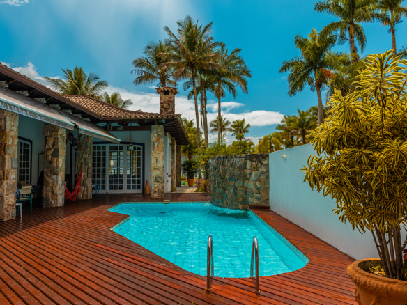 Casa de Condomínio para Venda com 7 quartos, em Praia Dura com 700m²