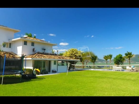 Casa de Condomínio para Venda com 5 quartos, em Mangaratiba com 900m²