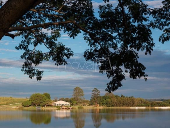 Casa no Condomínio Fazenda da Grama para venda com 6 quartos, em Distrito Industrial Benedito Storani com 1300m²