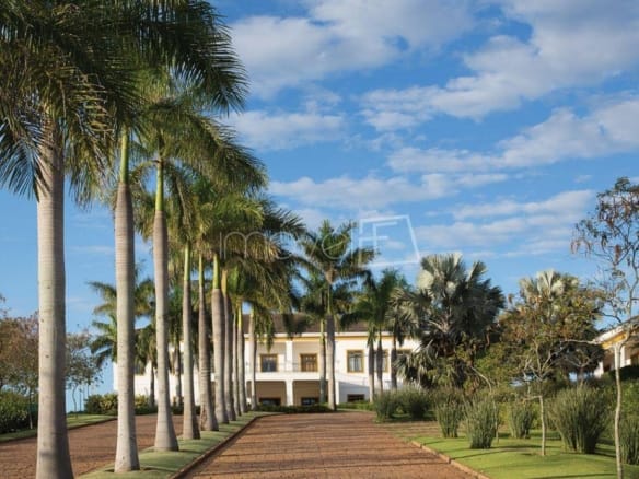 Casa no Condomínio Fazenda da Grama para venda com 6 quartos, em Distrito Industrial Benedito Storani com 1300m²