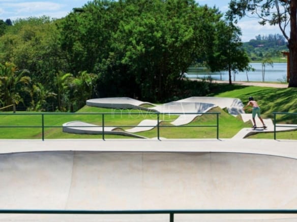 Casa no Condomínio Fazenda da Grama para venda com 6 quartos, em Distrito Industrial Benedito Storani com 1300m²