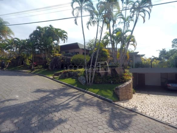 Casa de Condomínio para Venda com 4 suítes, em Ponta das Toninhas com 600m²