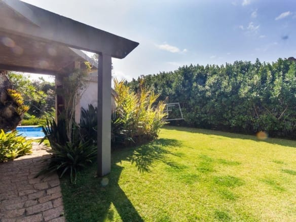 Casa de Condomínio para Venda com 4 suítes, em Ponta das Toninhas com 600m²
