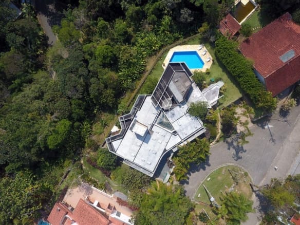 Casa de Condomínio para Venda com 4 suítes, em Ponta das Toninhas com 600m²