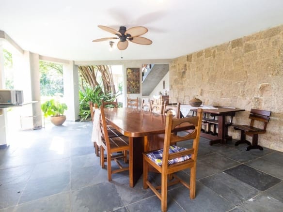 Casa de Condomínio para Venda com 4 suítes, em Ponta das Toninhas com 600m²