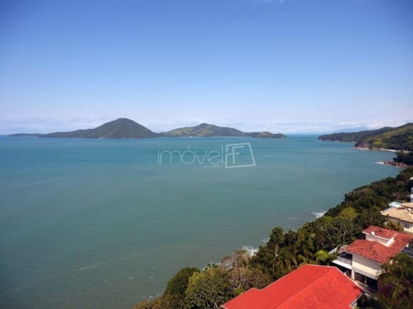 Casa de Condomínio para Venda com 4 suítes, em Ponta das Toninhas com 600m²
