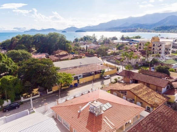 Casa para Venda e locação com 4 quartos na Praia da Tabatinga