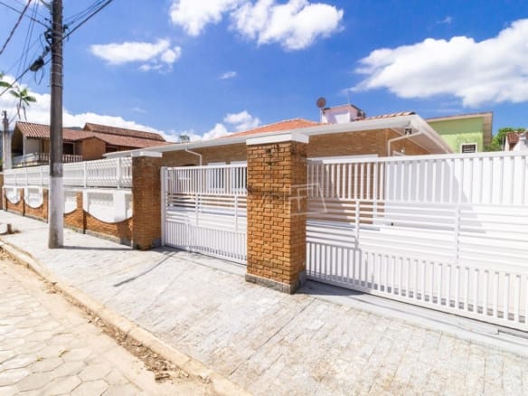 Casa para Venda e locação com 4 quartos na Praia da Tabatinga