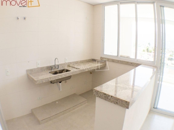Apartamento para Venda com 3 quartos, em Poiares com 130m²