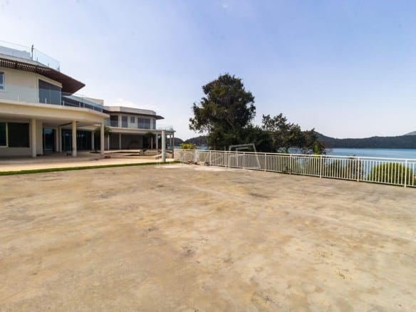 Casa de Condomínio para Venda com 10 quartos, em Praia de Santa Rita com 2530m²