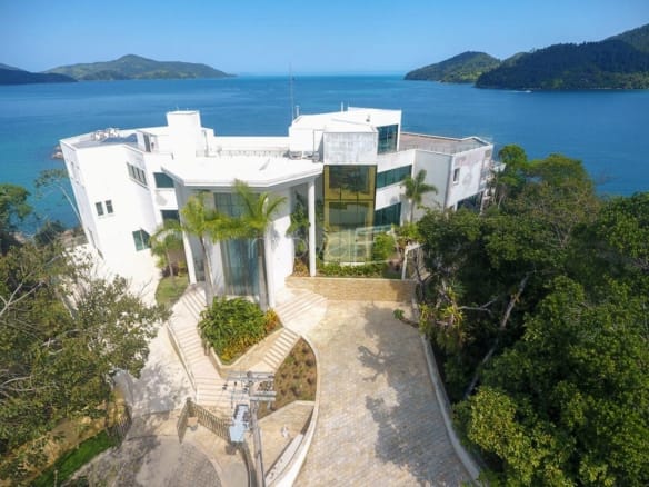 Casa de Condomínio para Venda com 10 quartos, em Praia de Santa Rita com 2530m²