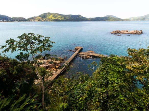 Casa de Condomínio para Venda com 10 quartos, em Praia de Santa Rita com 2530m²