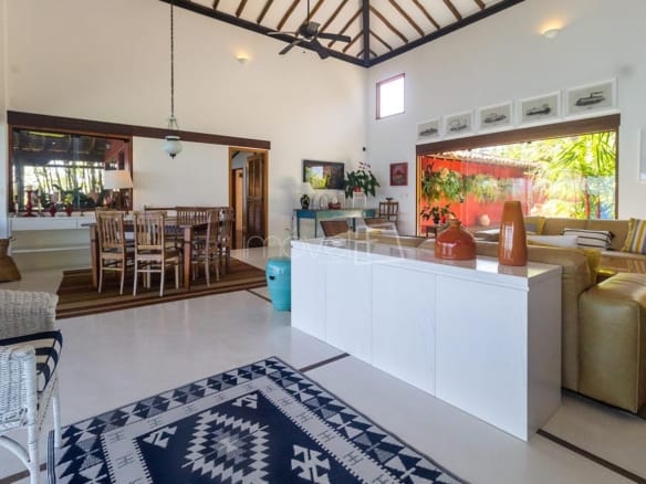 Casa para Venda com 6 quartos, em Ilhabela com 458m²