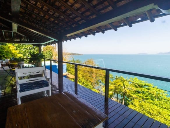 Casa para Venda com 6 quartos, em Ilhabela com 458m²