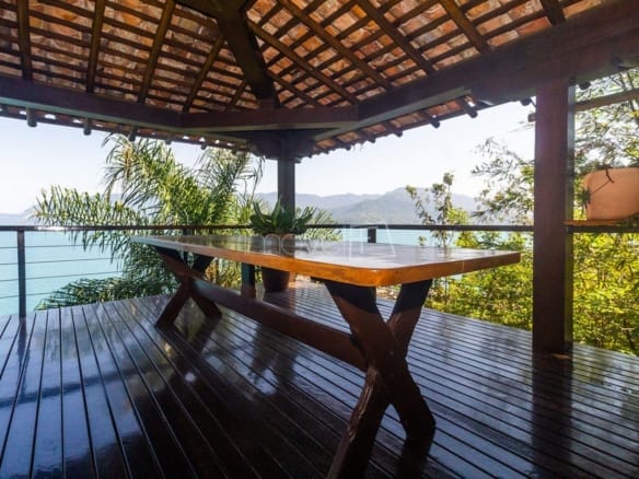 Casa para Venda com 6 quartos, em Ilhabela com 458m²