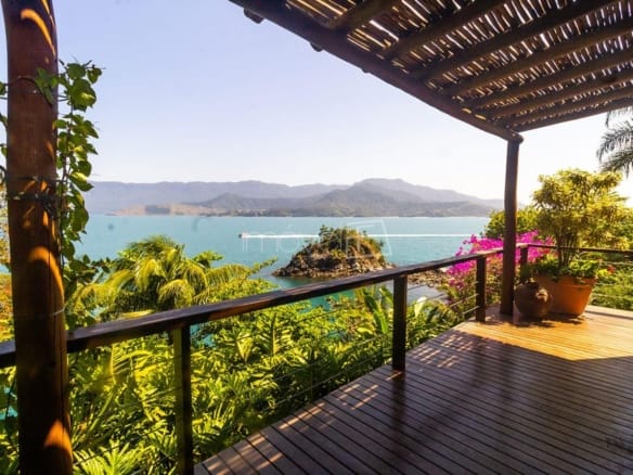 Casa para Venda com 6 quartos, em Ilhabela com 458m²