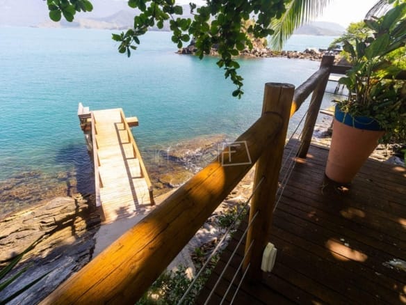 Casa para Venda com 6 quartos, em Ilhabela com 458m²