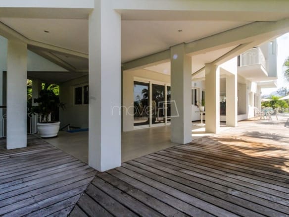 Casa para Venda com 4 quartos, em Ilhabela com 449m²