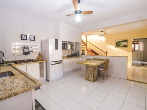Casa para Venda com 4 quartos, em Ilhabela com 261,98m²