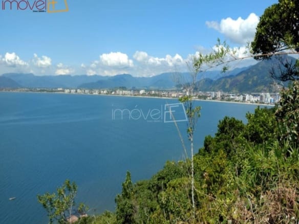 Terreno para Venda com  quartos, em Prainha com 200000m²