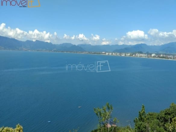 Terreno para Venda com  quartos, em Prainha com 200000m²