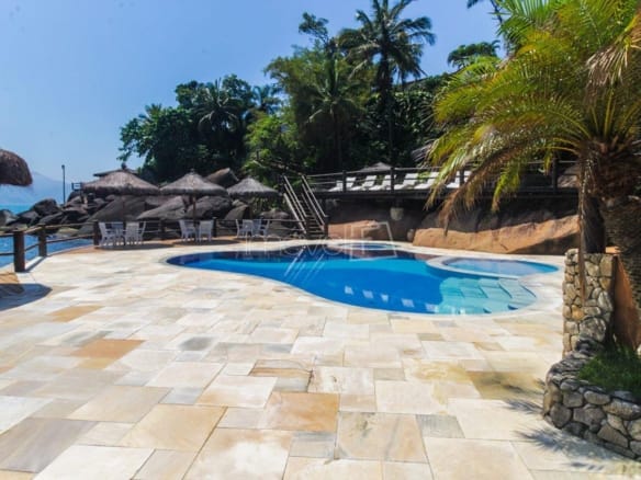 Casa de Condomínio para Venda com 4 quartos, em Ilhabela com 147m²