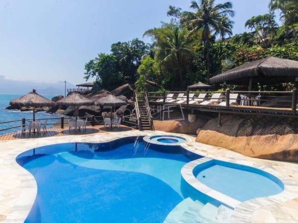 Casa de Condomínio para Venda com 4 quartos, em Ilhabela com 147m²