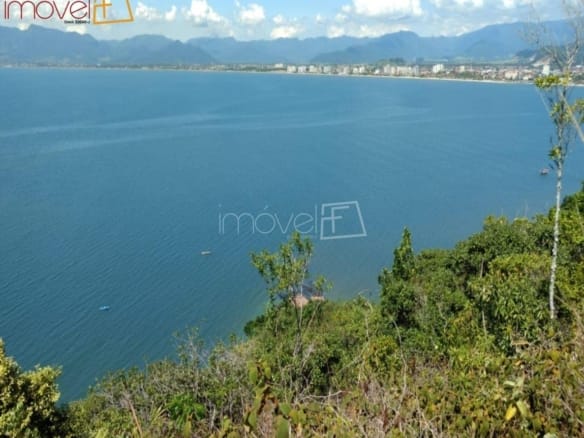 Terreno para Venda com  quartos, em Prainha com 200000m²