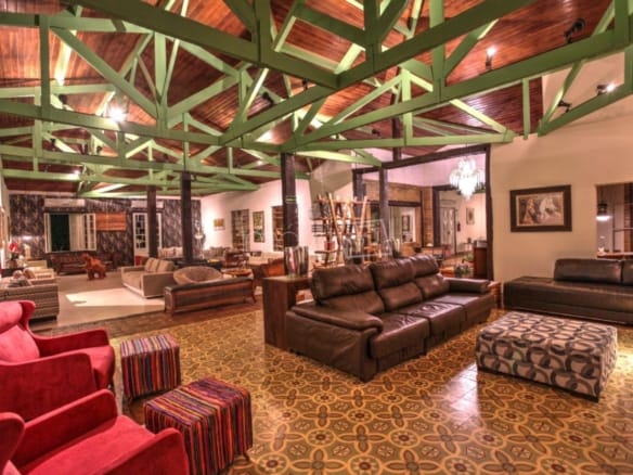 Hotel para Venda com 35 quartos, em Cesário Lange com 120000m²