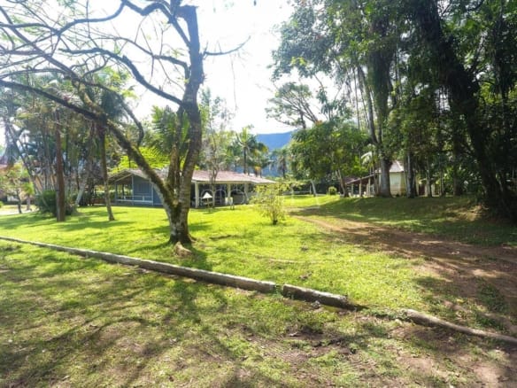 Casa de Condomínio para Venda com 5 quartos, em Praia da Mococa com 300m²