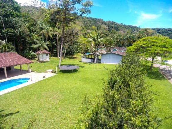 Casa de Condomínio para Venda com 5 quartos, em Praia da Mococa com 300m²