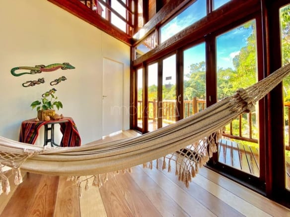 Casa de Condomínio para Venda com 7 quartos, em Ponta da Sela com 458m²