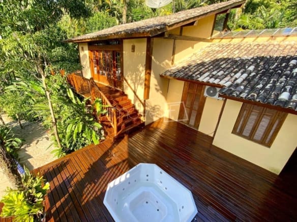 Casa de Condomínio para Venda com 7 quartos, em Ponta da Sela com 458m²