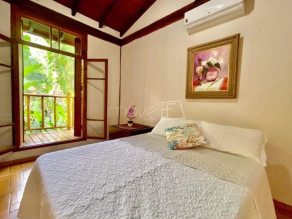 Casa de Condomínio para Venda com 7 quartos, em Ponta da Sela com 458m²