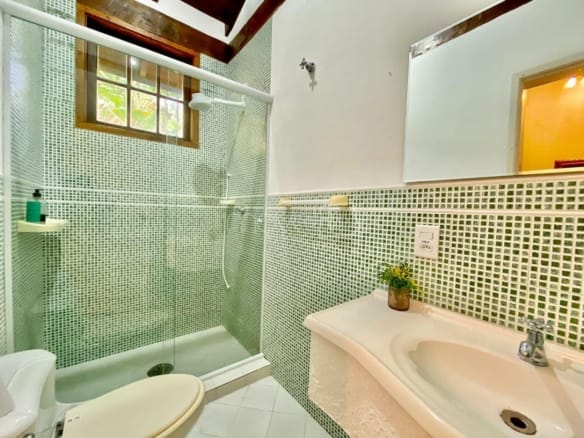 Casa de Condomínio para Venda com 7 quartos, em Ponta da Sela com 458m²