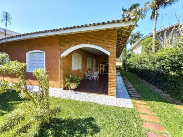 Casa de Condomínio para Venda com 3 quartos, na Praia da Cocanha com 180m²