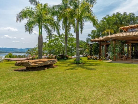 Sítio para Venda com 10 quartos, em Delfinópolis com 1400m²