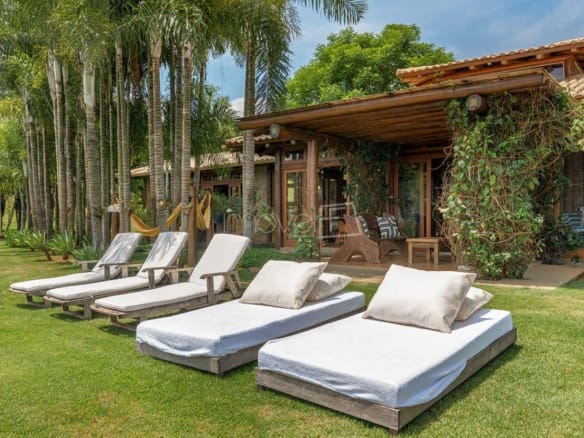 Sítio para Venda com 10 quartos, em Delfinópolis com 1400m²