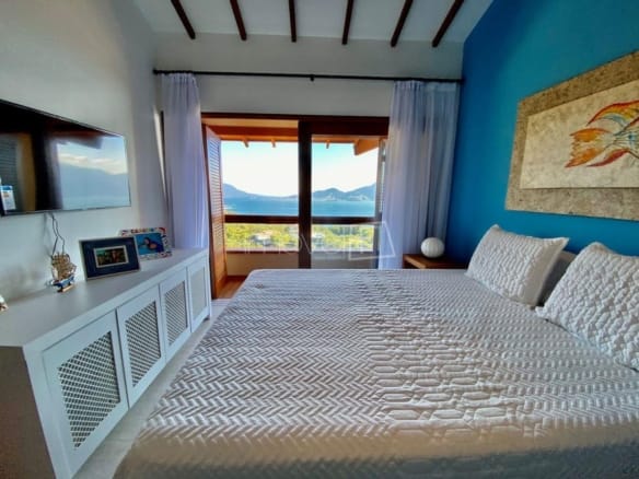 Casa de Condomínio para Venda com 9 quartos, em Ilhabela com 905m²