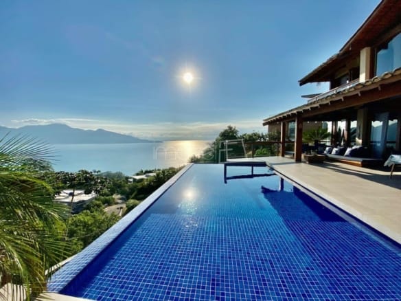 Casa de Condomínio para Venda com 9 quartos, em Ilhabela com 905m²