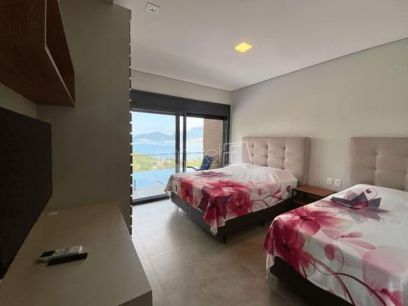 Casa de Condomínio para Venda com 4 quartos, em Ilhabela com 300m²