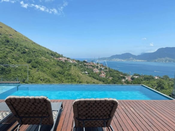 Casa de Condomínio para Venda com 4 quartos, em Ilhabela com 300m²
