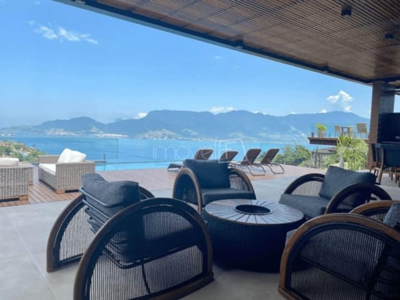 Casa de Condomínio para Venda com 4 quartos, em Ilhabela com 300m²