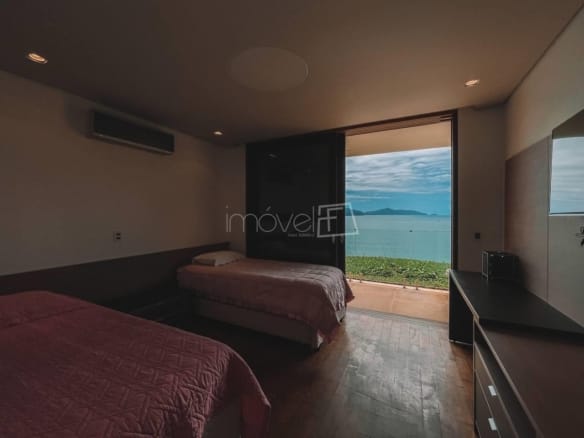 Casa de Condomínio para Venda com 4 quartos, em PRAIA VERMELHA DO SUL com 1200m²