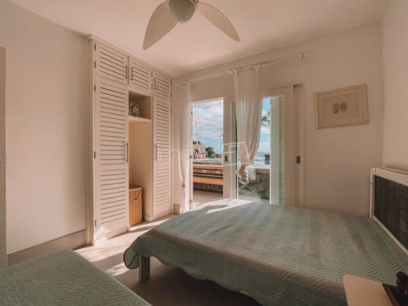 Casa de Condomínio para Venda com 4 quartos, em Itaguá com 400m²