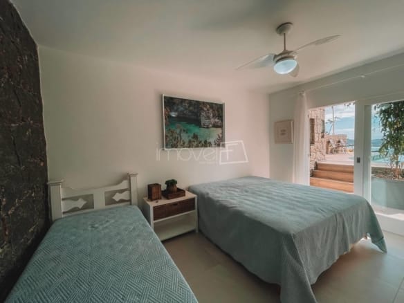 Casa de Condomínio para Venda com 4 quartos, em Itaguá com 400m²