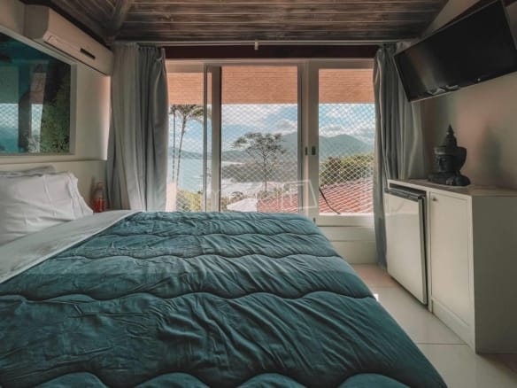 Casa de Condomínio para Venda com 4 quartos, em Itaguá com 400m²