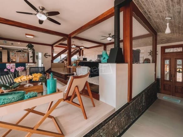 Casa de Condomínio para Venda com 4 quartos, em Itaguá com 400m²