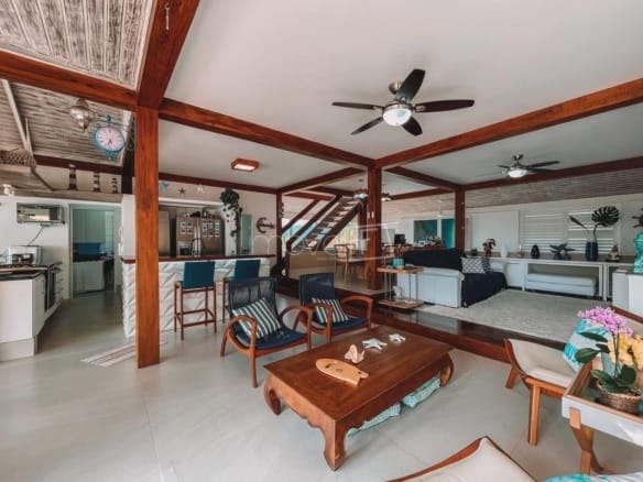 Casa de Condomínio para Venda com 4 quartos, em Itaguá com 400m²