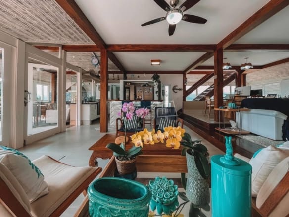 Casa de Condomínio para Venda com 4 quartos, em Itaguá com 400m²